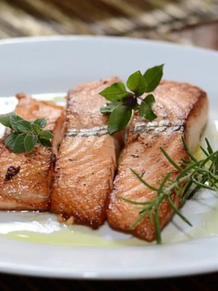 salmon-774482__340 (1)