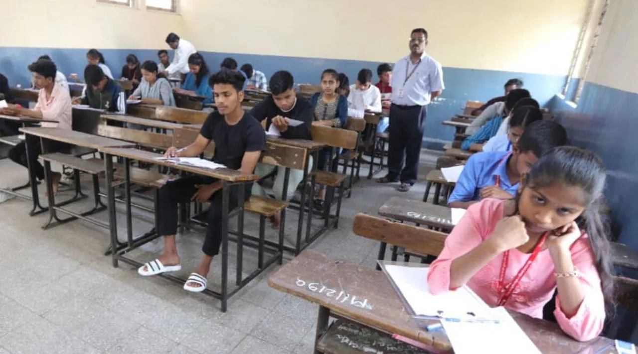 CBSE Exam; சி.பி.எஸ்.இ 10, 12-ம் வகுப்பு தேர்வு; இந்த விதிமுறைகளில் மாற்றம்