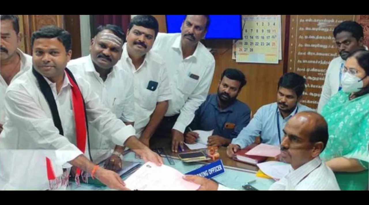 ஈரோடு கிழக்கு: தி.மு.க கூட்டணி, ஓ.பி.எஸ் அணி வேட்பாளர்கள் மனு தாக்கல்