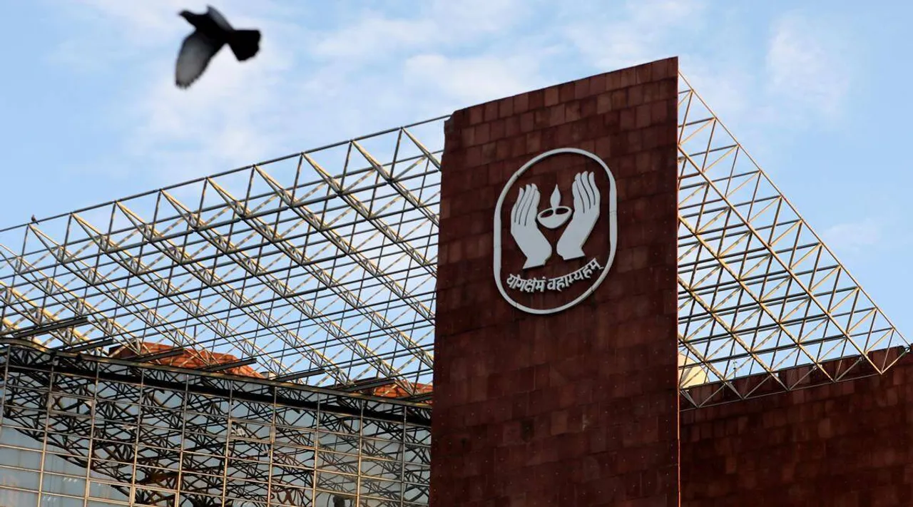 LIC profit jumps 466 pc in Q4