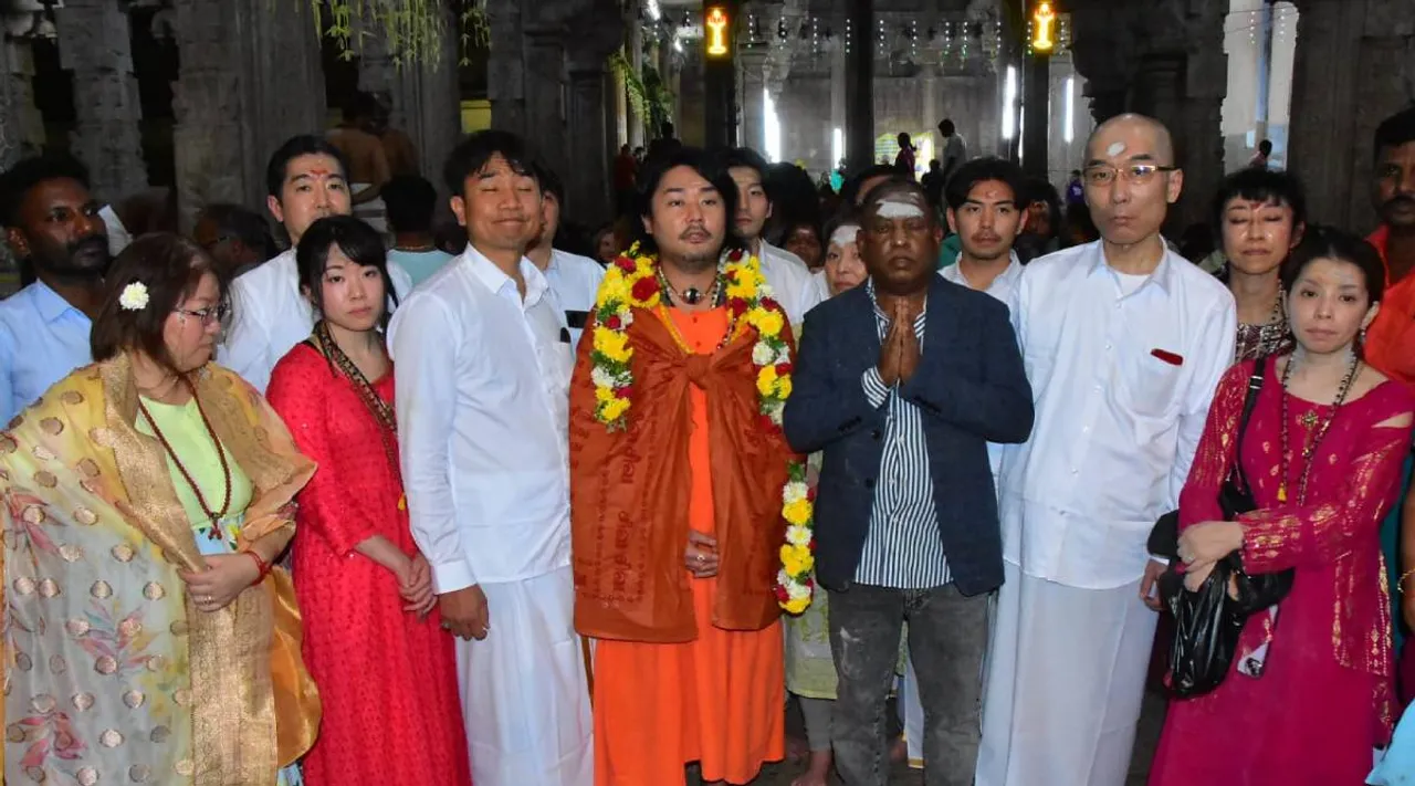 திருச்சி சிவாலயங்களில் களைகட்டிய மகா சிவராத்திரி: திருவானைக்காவலில் வெளிநாட்டினர் தரிசனம்