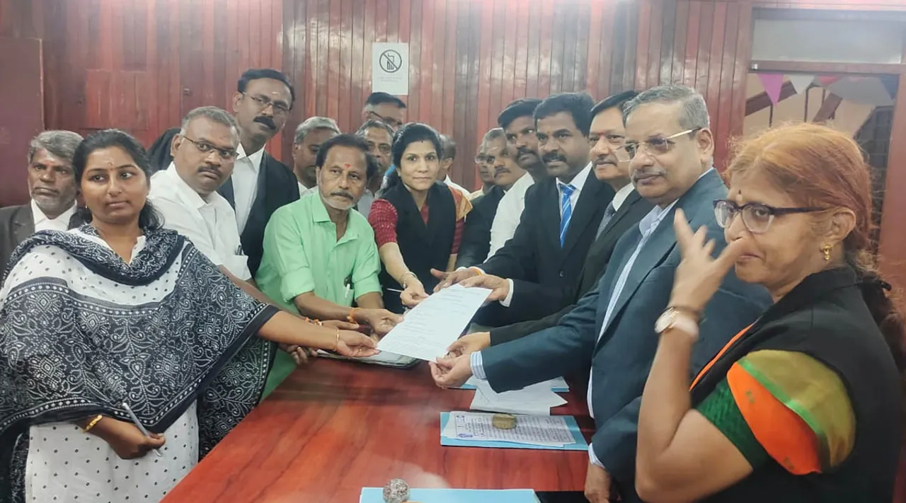 புதுச்சேரி நீதிமன்றத்தில் நுகர்வோர் குறை தீர்வு முகாம் : 5 வழக்குகளில் சமரசம்