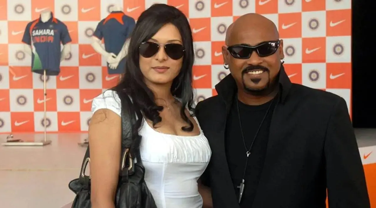 Vinod Kambli, case against Vinod Kambli for assaulting wife, Vinod Kambli wife, வினோத் காம்ப்ளி, முன்னாள் கிரிக்கெட் வீரர் வினோத் காம்ப்ளி, வினோத் காம்ப்ளி மீது வழக்குப்பதிவு, வினோத் காம்ப்ளி மனைவி ஆண்ட்ரியா, FIR against Vinod Kambli, case against Vinod Kambli, Vinod Kambli assault case, Vinod Kambli news, Mumbai, Bandra Police Station