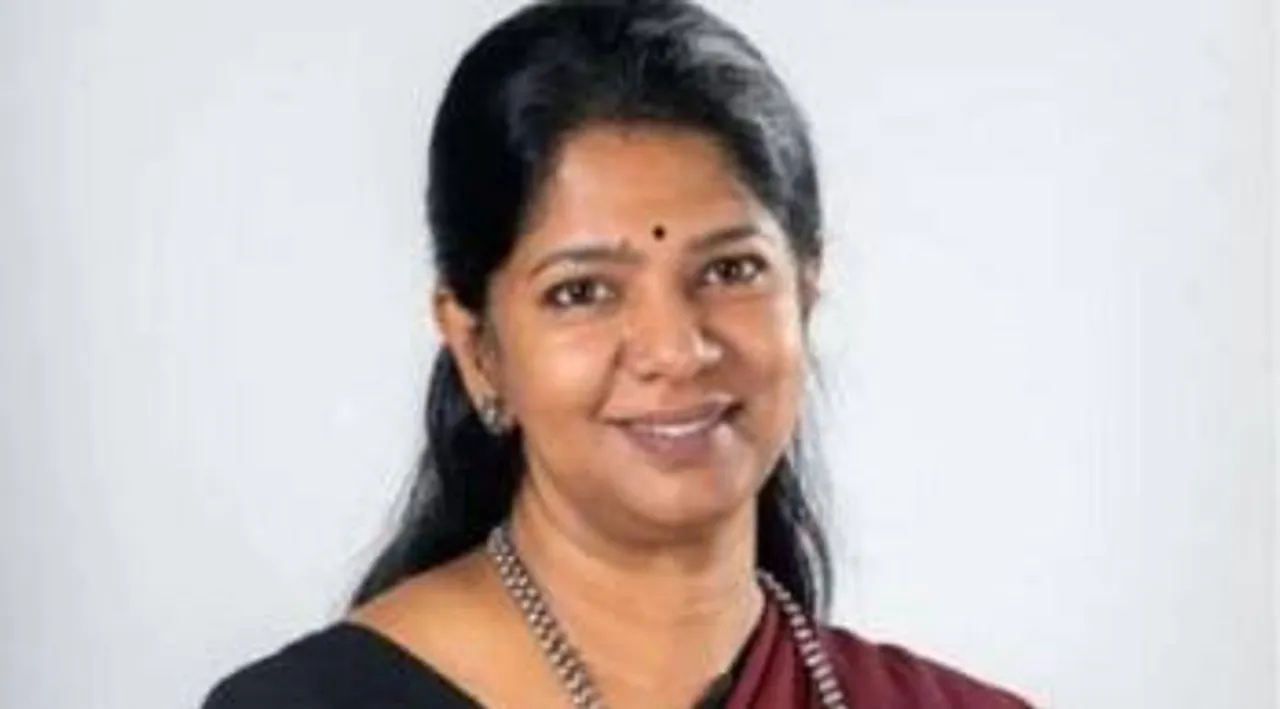 "சமூகம் பெண்களை மிதித்துக் கொண்டே இருக்கிறது": எம்.பி., கனிமொழி வேதனை
