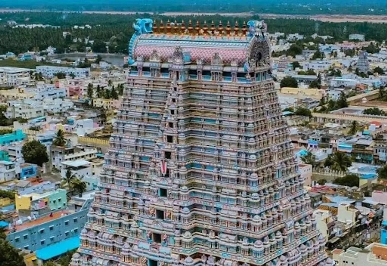 ஸ்ரீரங்கம் ரங்கநாதர் கோயில் இடத்தை ஆக்கிரமித்து வருவாய்த்துறை அலுவலகம்; கோயில் நிர்வாகம் நோட்டீஸ்