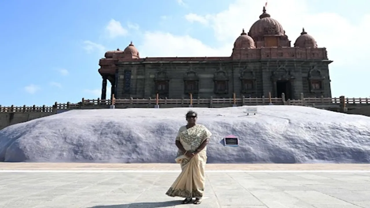 Draupadi Murmu meditation at Kanyakumari Vivekananda Mandapam