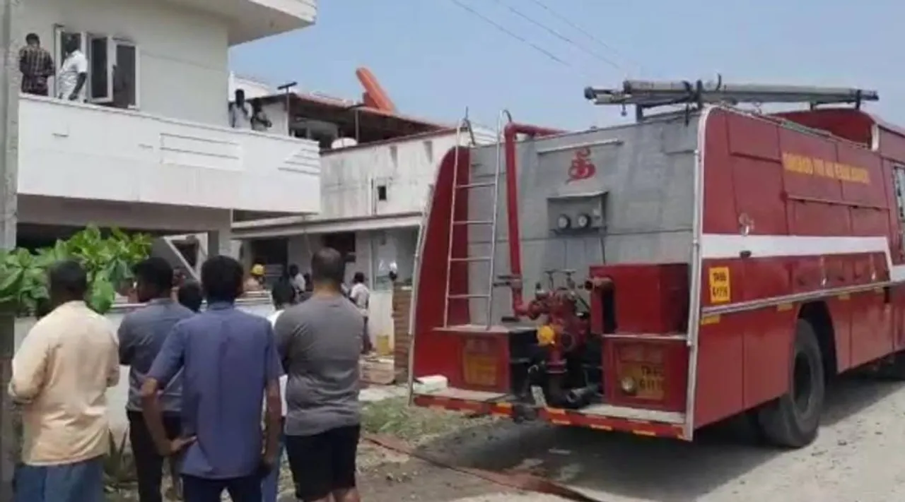 பிரிட்ஜ் வெடித்து விபத்து? - பொள்ளாச்சியில் எஸ்.ஐ உட்பட 2 பேர் பலி