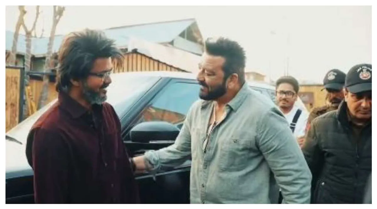 திரை தீப்பிடிக்க சஞ்சய் தத் என்ட்ரி... கட்டிப்பிடித்து வரவேற்ற விஜய்... லியோ அப்டேட்