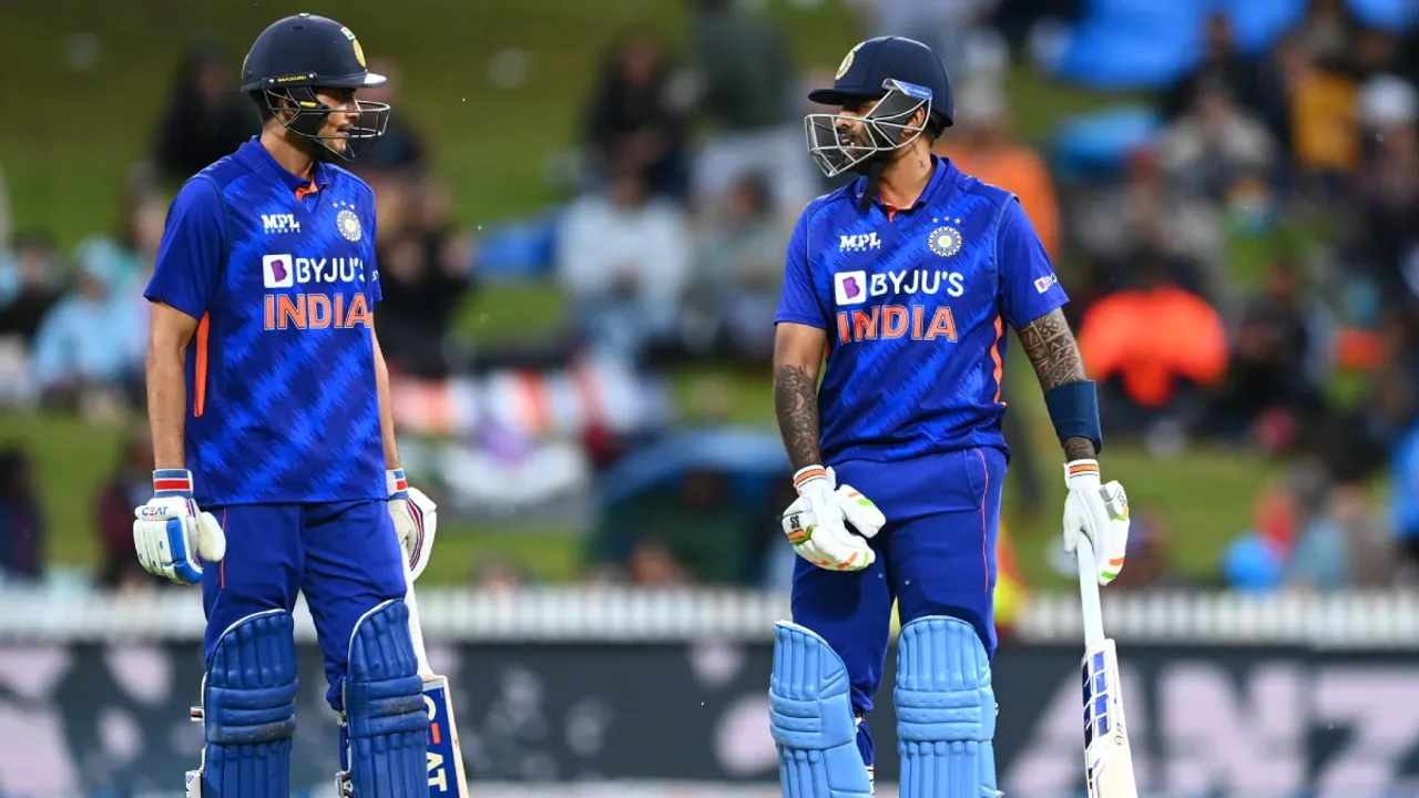 India 1st odi score updates