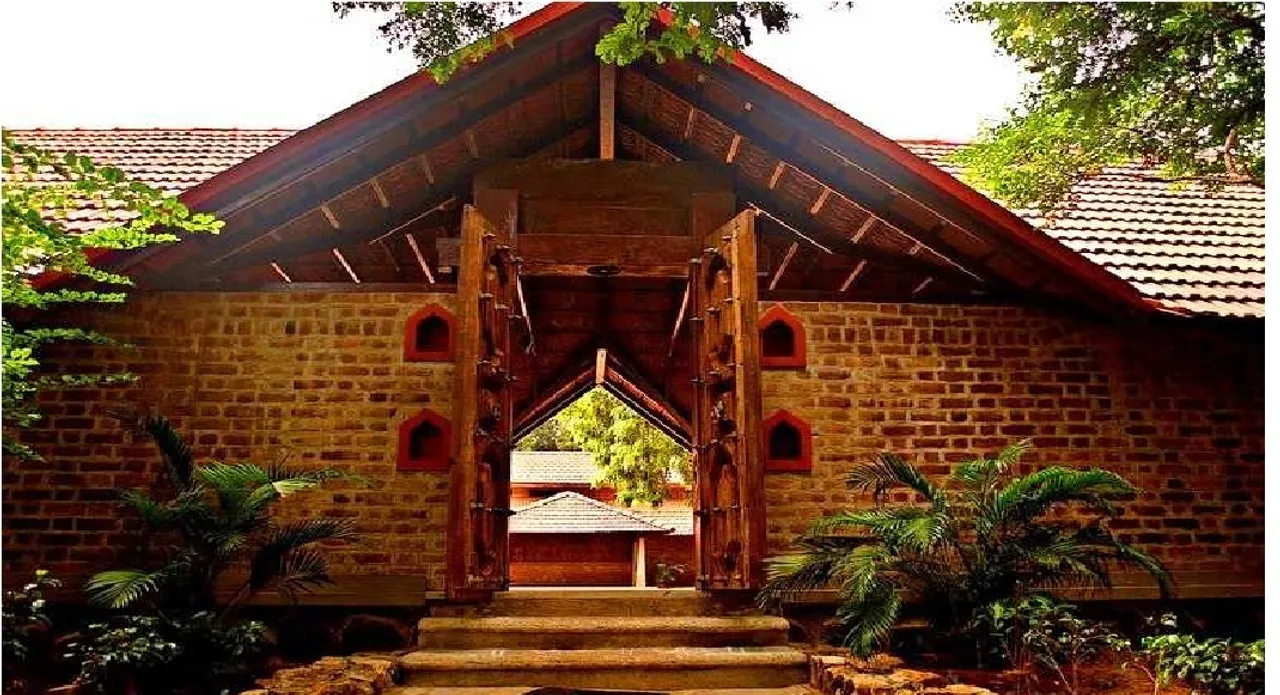 தக்‌ஷின்சித்ரா