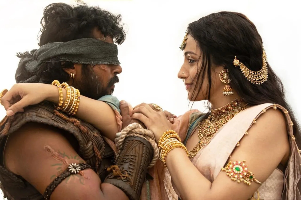 Ponniyin Selvan 2 Review : விறுவிறுப்பான முதல் பாதி: எதிர்பாராத திருப்பங்கள்: கல்கியின் காவியத்திற்கு மீண்டும் உயிர்கொடுத்த மணிரத்னம்