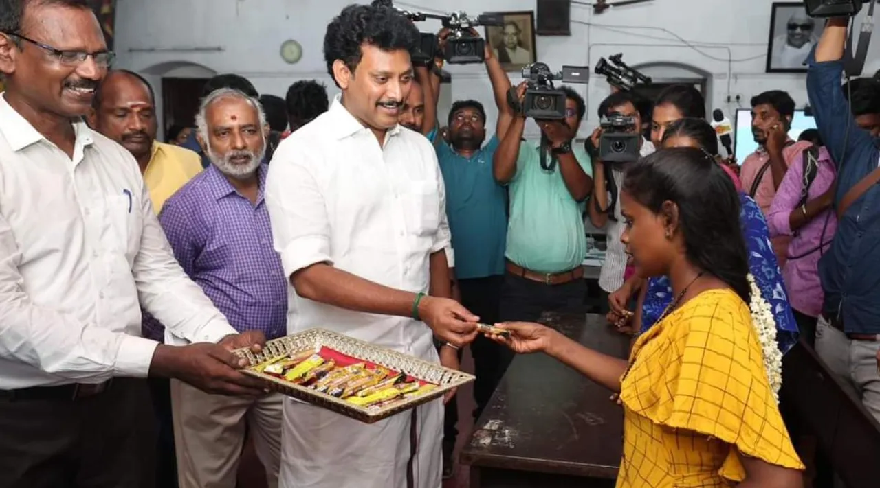 Minister Anbil Mahesh, Parents can not comparing their children with other basis on marks, 12th resulst, plus two resulsts, மாணவர்களின் மதிப்பெண் குறித்து ஒப்பிட்டு பேசக் கூடாது, அமைச்சர் அன்பில் மகேஷ், பிளஸ் டு ரிசல்ட், 12ம் வகுப்பு தேர்வு முடிவுகள், திருச்சி, Anbil Mahesh, Tiruchirappalli