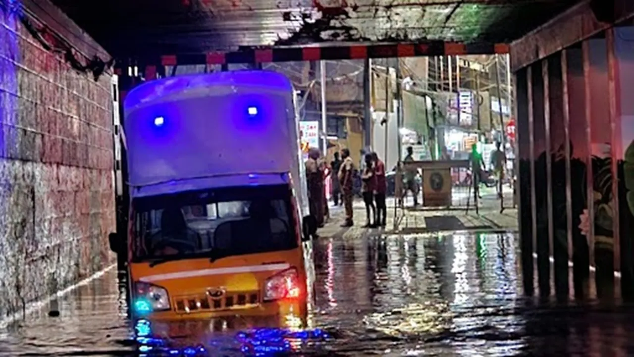Heavy rains lashed Coimbatore and trees fell at some places