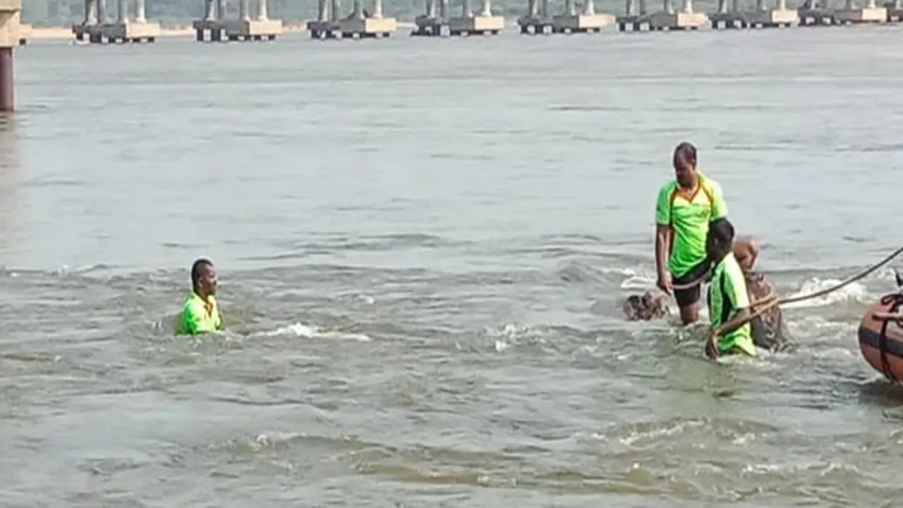 A whale washed ashore in Karaikal was released alive into the sea