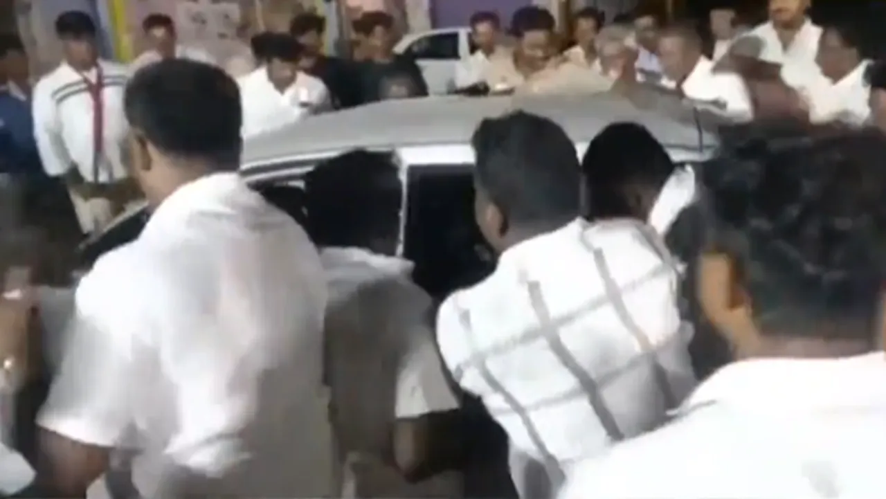 DMK general meeting in Paoorchatram by youths who chanted Bharat Mata Ki Jai