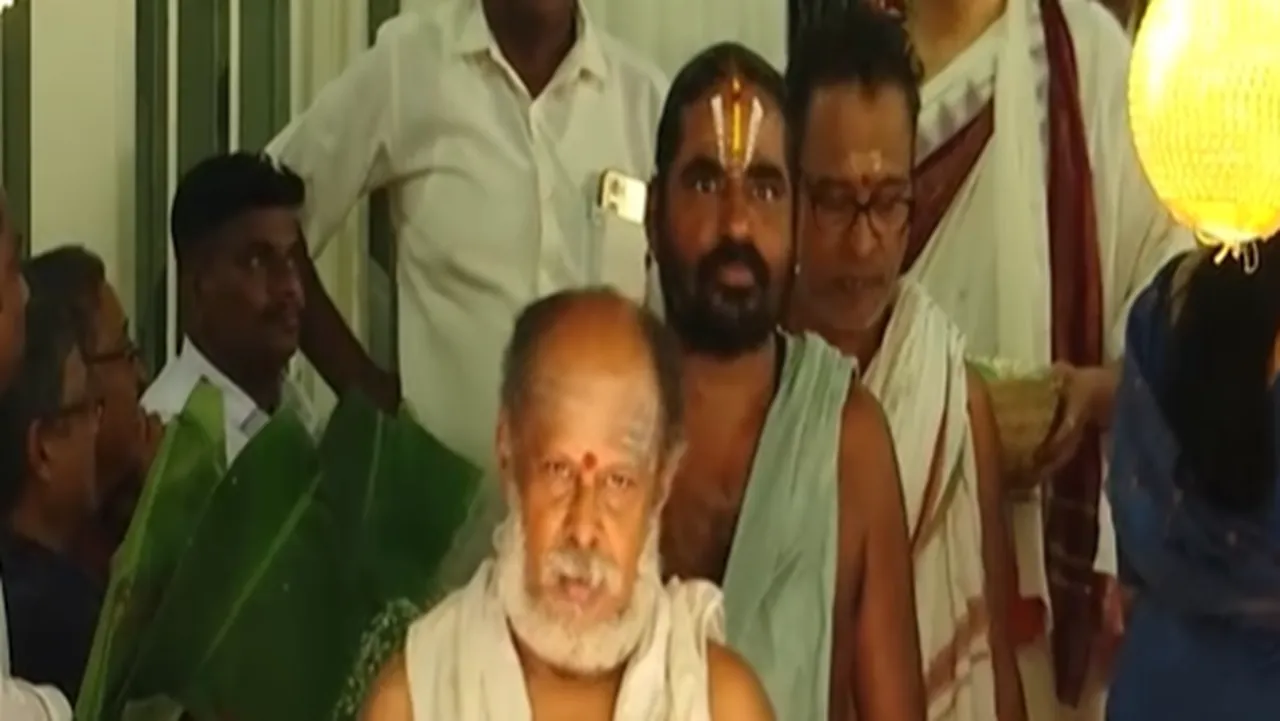 Karunanidhis Gopalapuram house where the priests engaged in ritual work