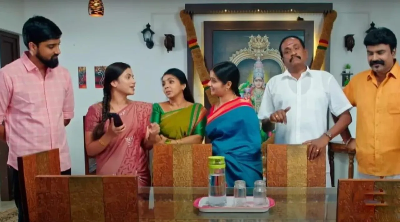 Sun TV Ethir Neechal Serial, Gunasekaran shouting Dharshini for group studying with her friend, Sun TV Serial, Ethir Neechal Serial, தர்ஷிணியை தேடி வந்த ஆண் நண்பர், குணசேகரன் செய்தது சரியா, சூடான விவாதம், Sun TV, Ethir Neechal, Gunasekaran shouting Dharshini