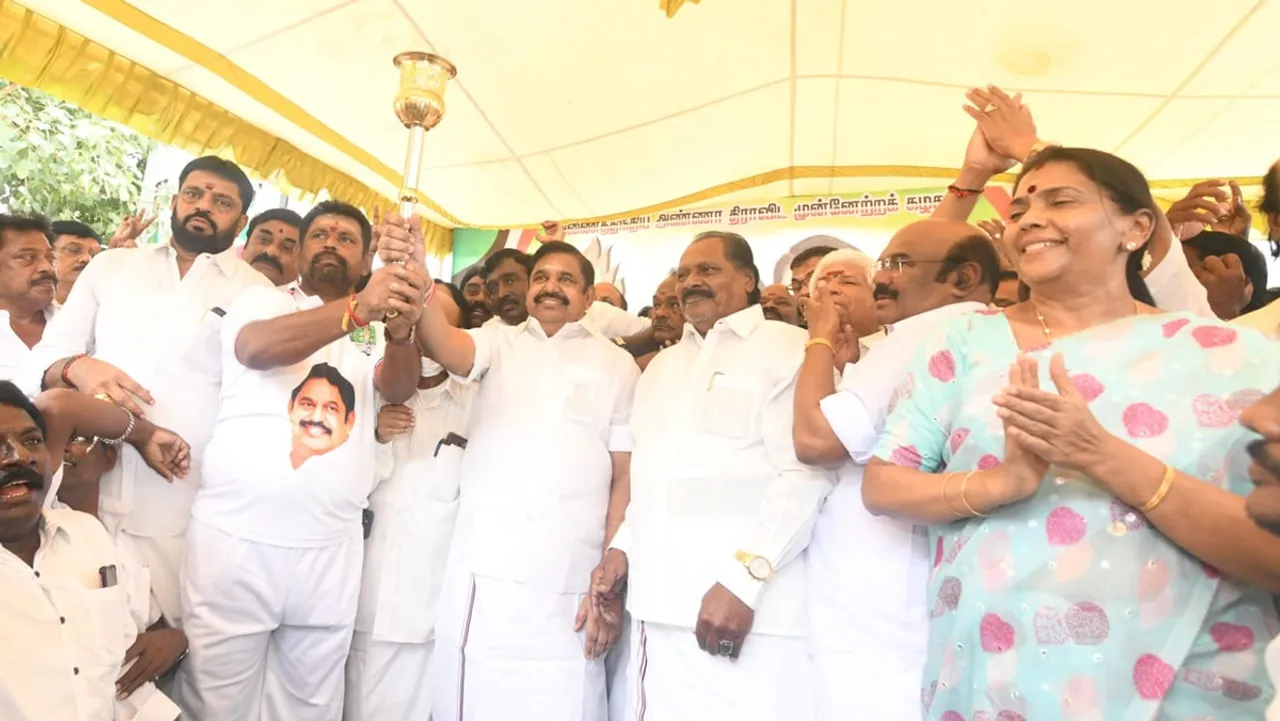 Edappadi Palaniswami was given the title of Puratchi Tamilar