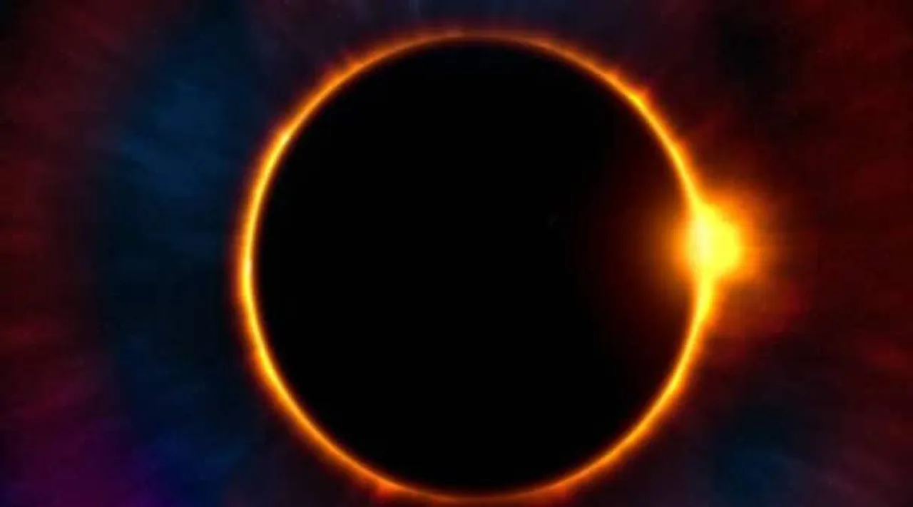 Giant solar eruption that hit Earth, Moon, and Mars