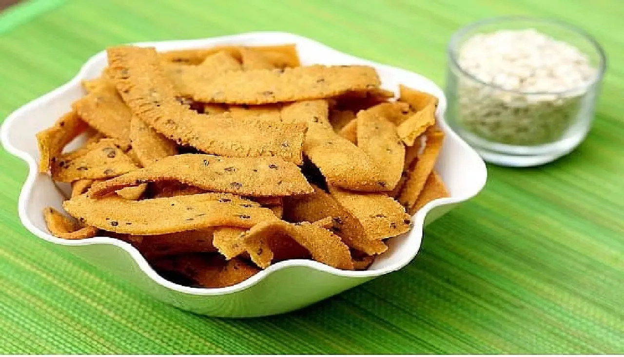 சூப்பரான ரிபன் பக்கோடா செய்ய முடியும்