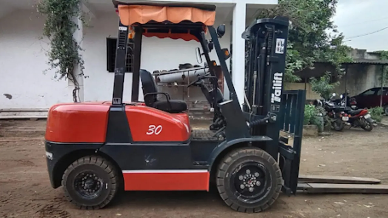 Diesel vs Electric Forklifts: Which One to Rent in India?