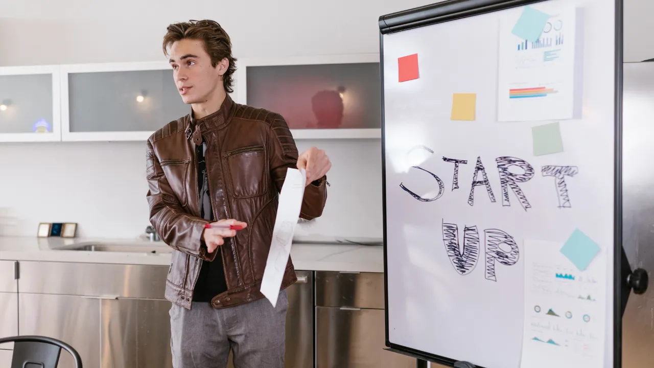 Navigating the Startup Ecosystem: Keys to Success