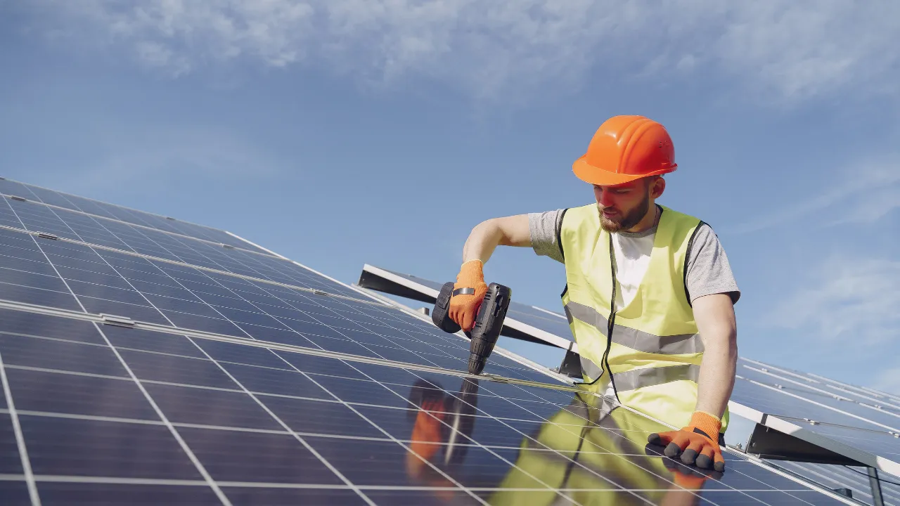 How to Choose Manufacturer of Solar Components for Your Solar Business