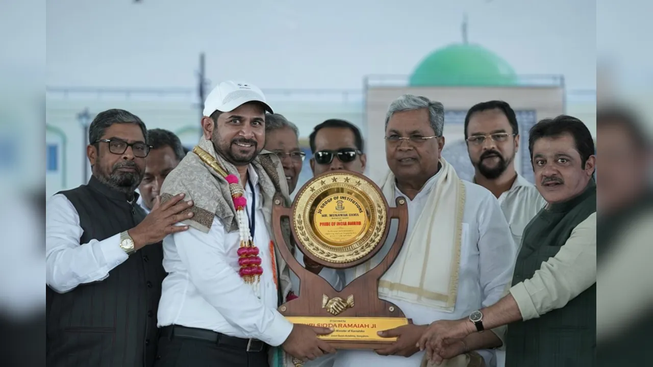 Motivational Speaker Munawar Zama Honoured with ‘Pride of India Award’ by Karnataka Chief Minister Shri Siddaramaiah