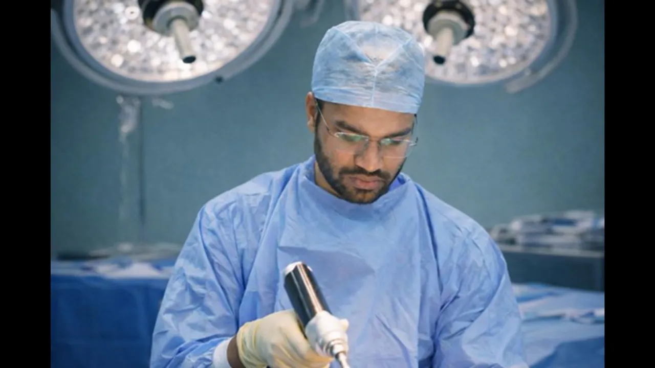 SAY NO TO BIG CUTS DR. PRINCE UCHADIYA’S VISION FOR ADVANCED ARTHROSCOPY