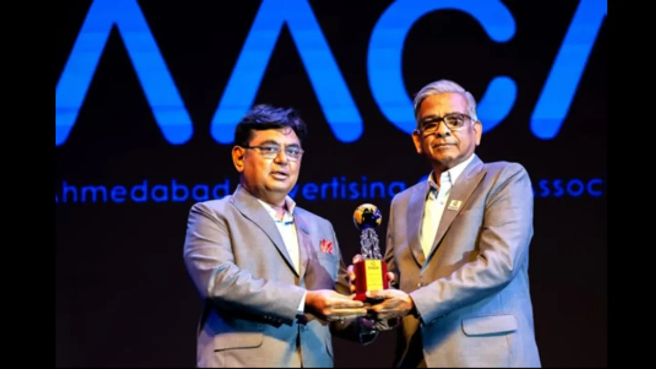 Ajit Shah, who has made a diverse contribution to the advertising field for nearly four decades, receives Lifetime Achievement Award from AACA