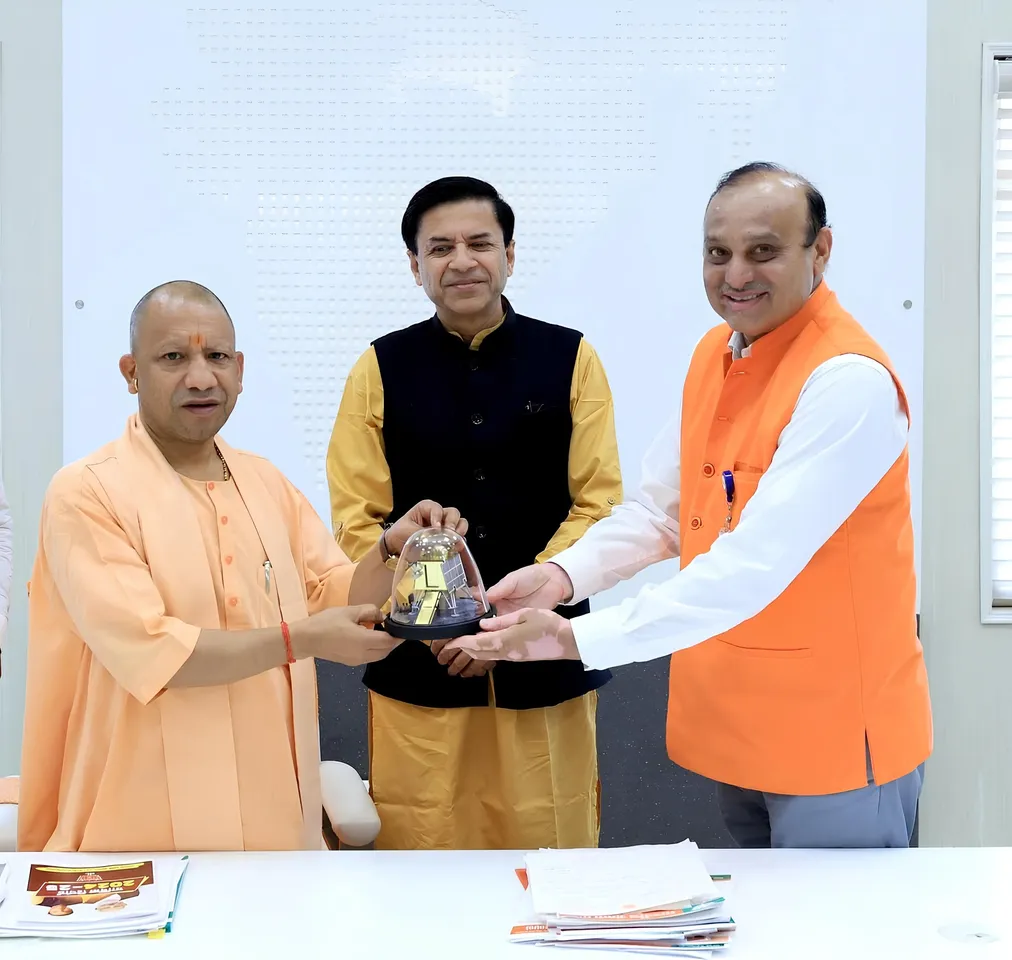 Uttar Pradesh CM Shri Yogi Adityanath with Deoria MP Shri Shashank Mani and Dr Vinod Kumar- IN-SPACe