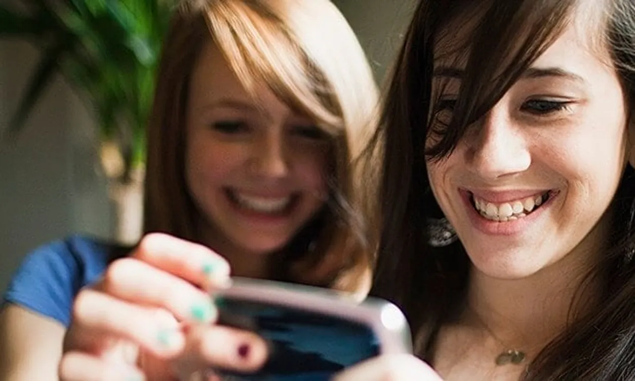 Rising number of private messenger users
