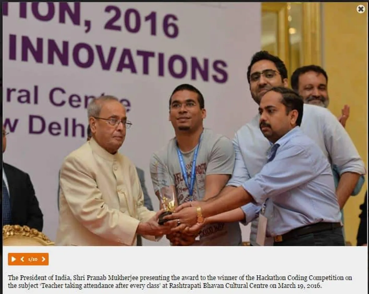 Honble President Shri Pranab Mukherjee presenting the Award at the Rashtrapati Bhavan
