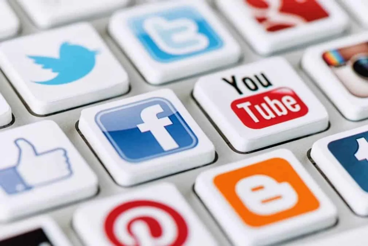Buzzoka understands the significance of the quality of viral content on the internet and ensures transforming negative conversations into reassuring and optimistic content through