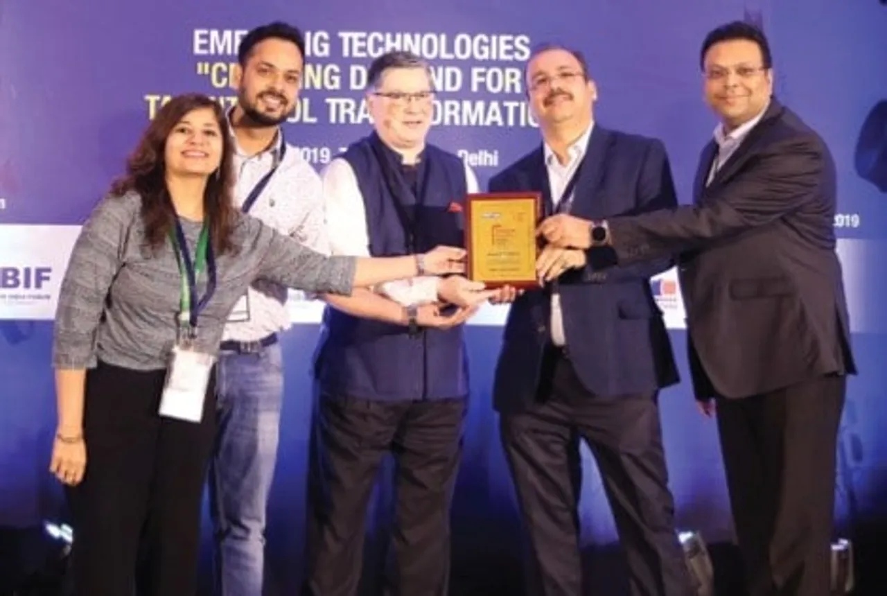 Jio bags Telecom Manthan 2019 award.