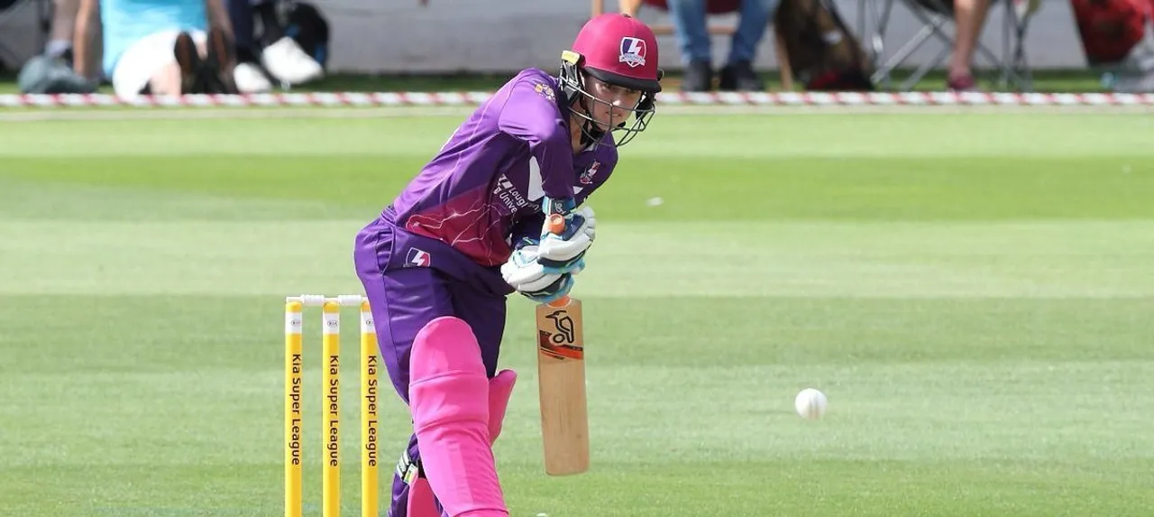 Haynes-Devine puts things right for Lightning
