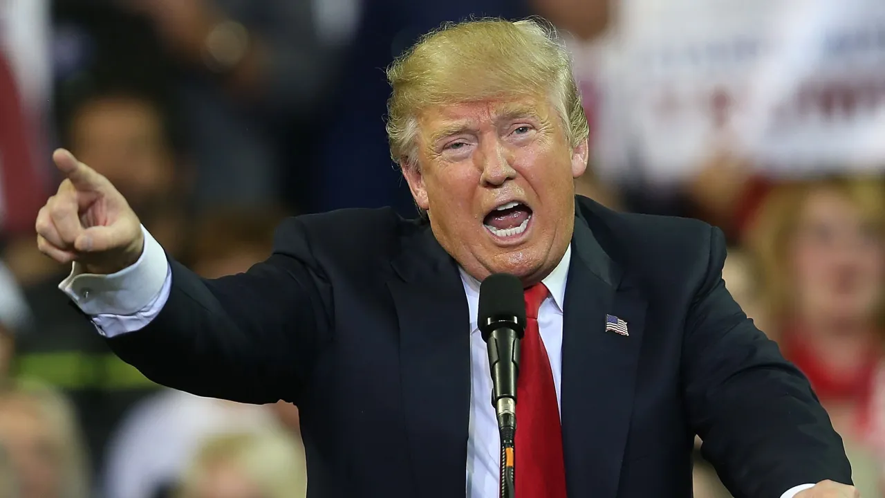 DONALD TRUMP 001