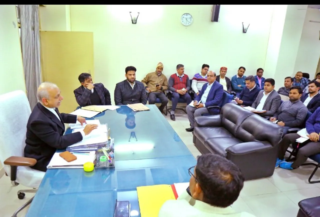 जिला जज ने ली बैठक 