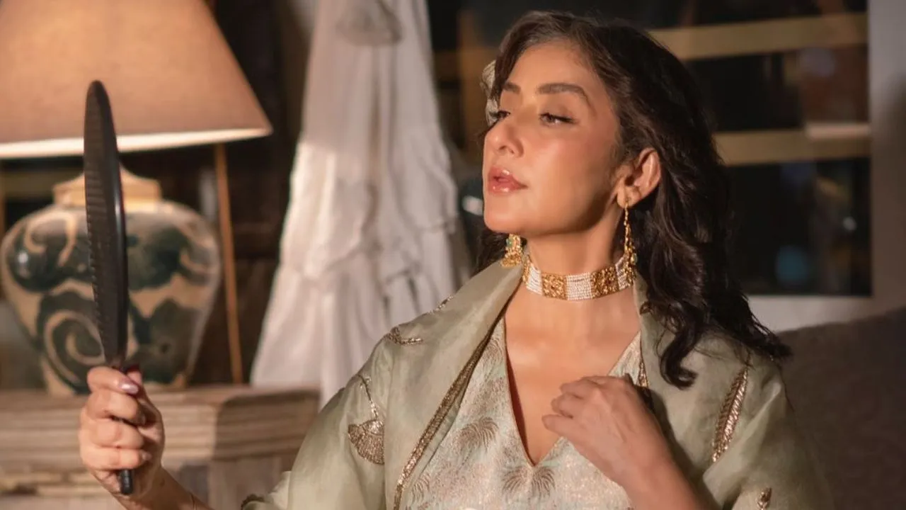 manisha koirala, entertainment