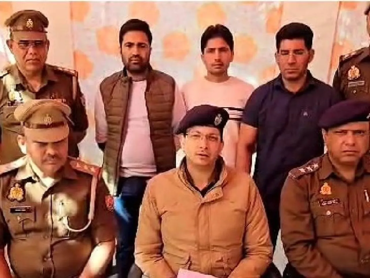 नोएडा 