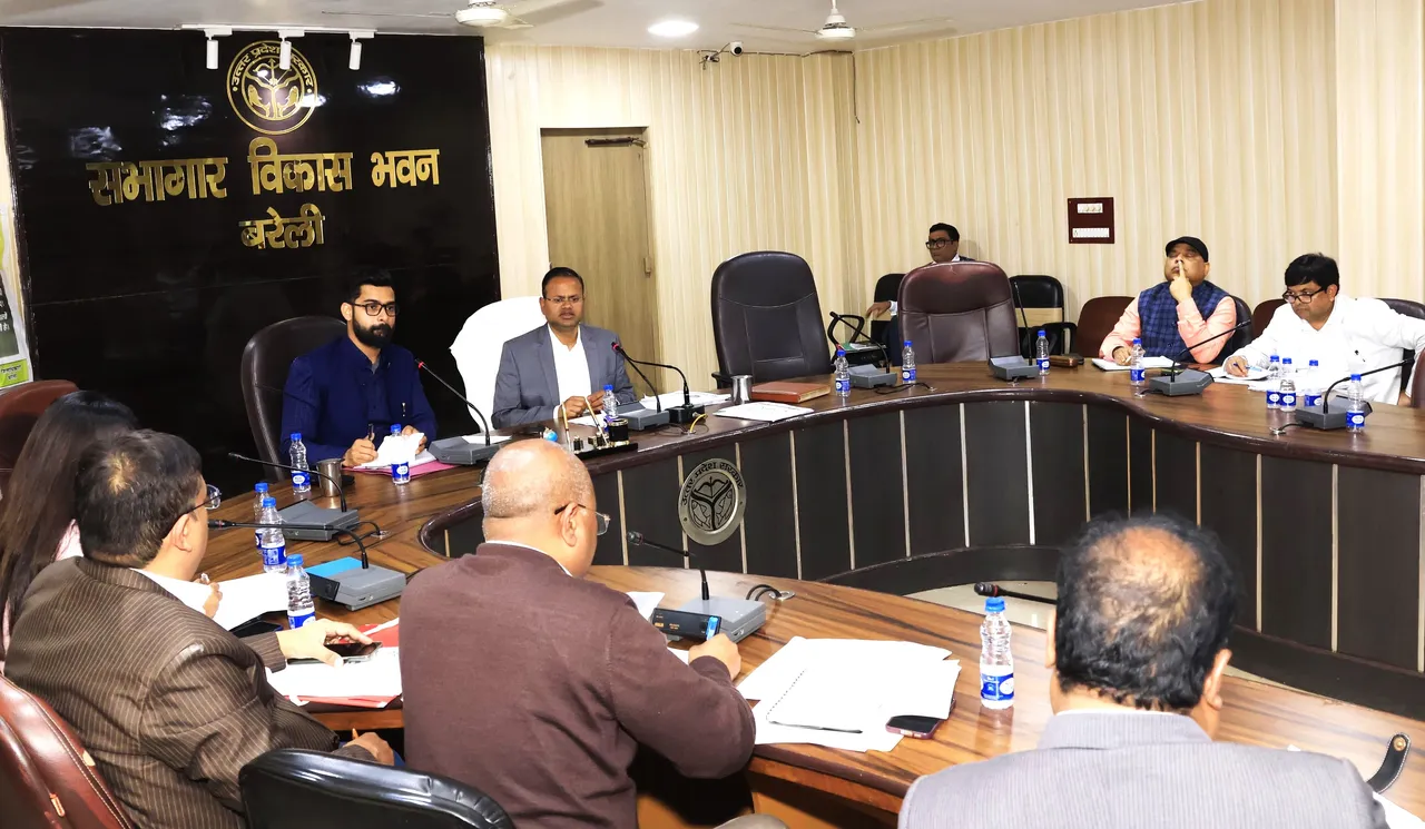 फाइेलेरिया बैठक डीएम