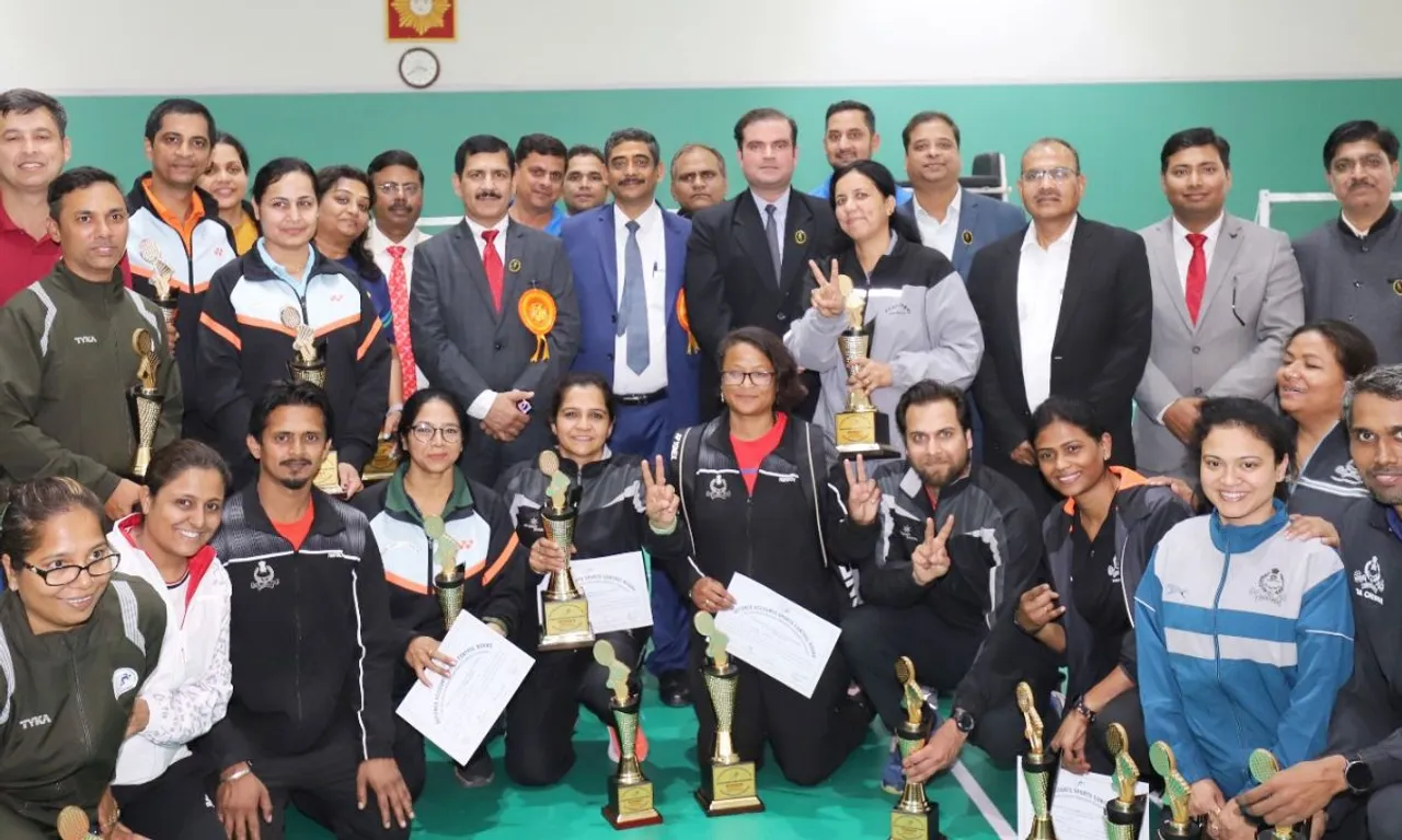 Winners of 11th All India DAD Badminton Tournament 