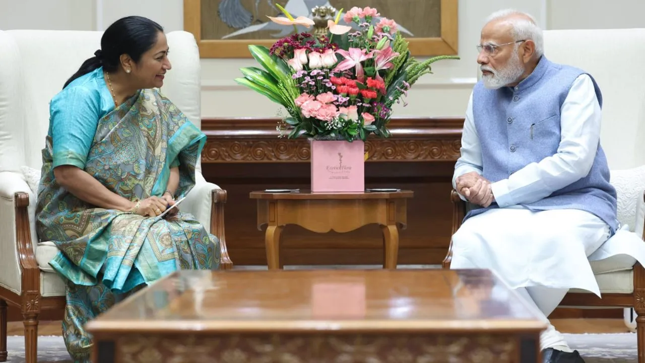 REKHA GUPTA MEET PM MODI