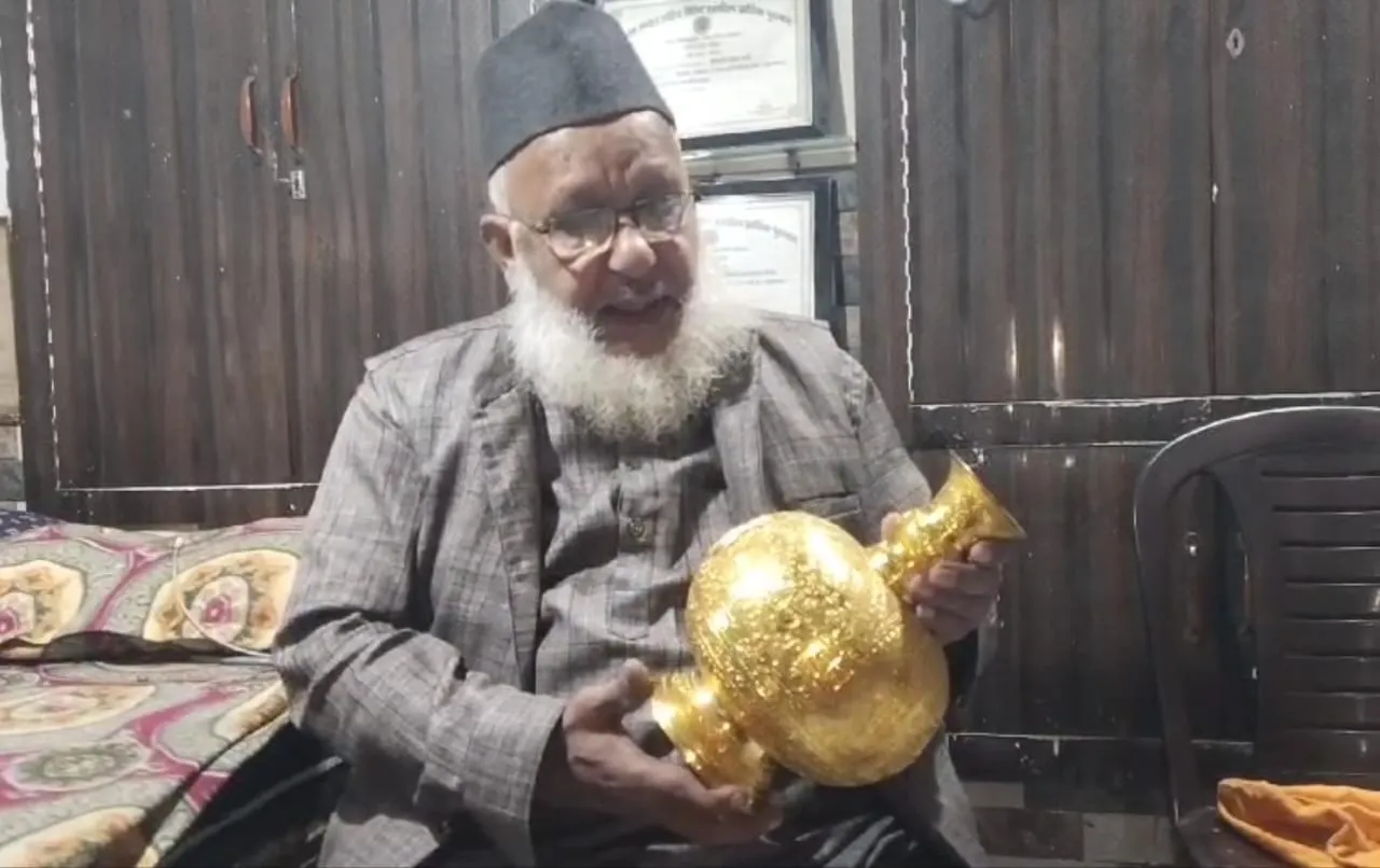इीीीी