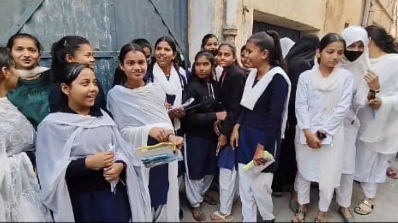 ििकिकि