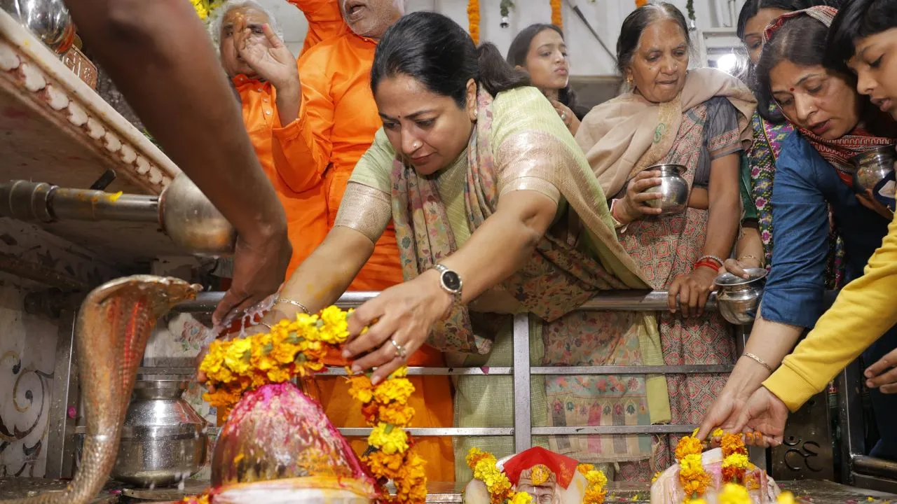 Cm rekha gupta