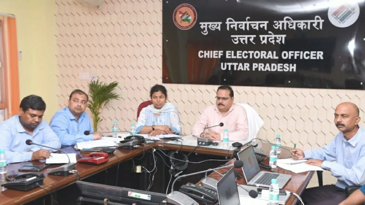मुख्य निर्वाचन अधिकारी नवदीप रिणवा 