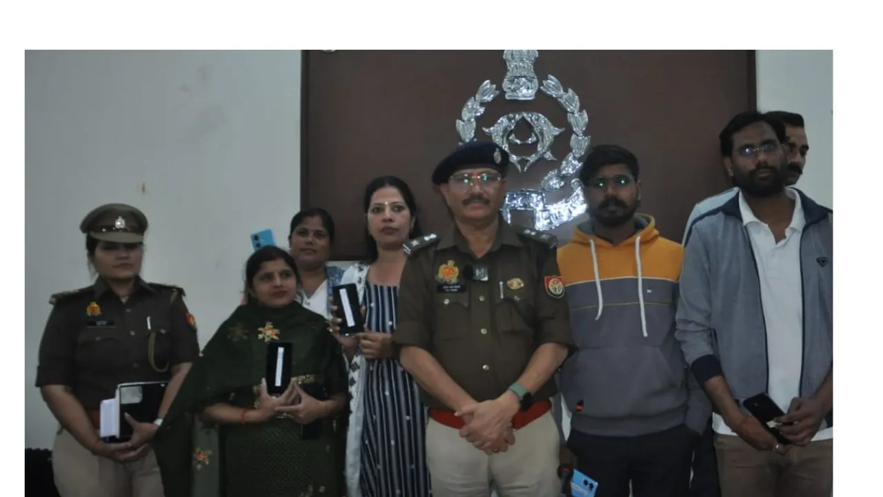 पुलिस ने किए 229 मोबाइल बरामद