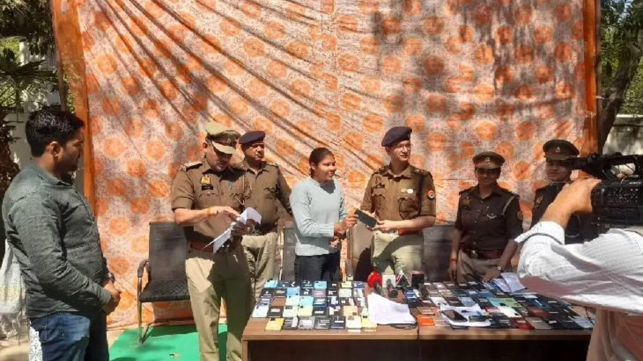 नोएडा पुलिस