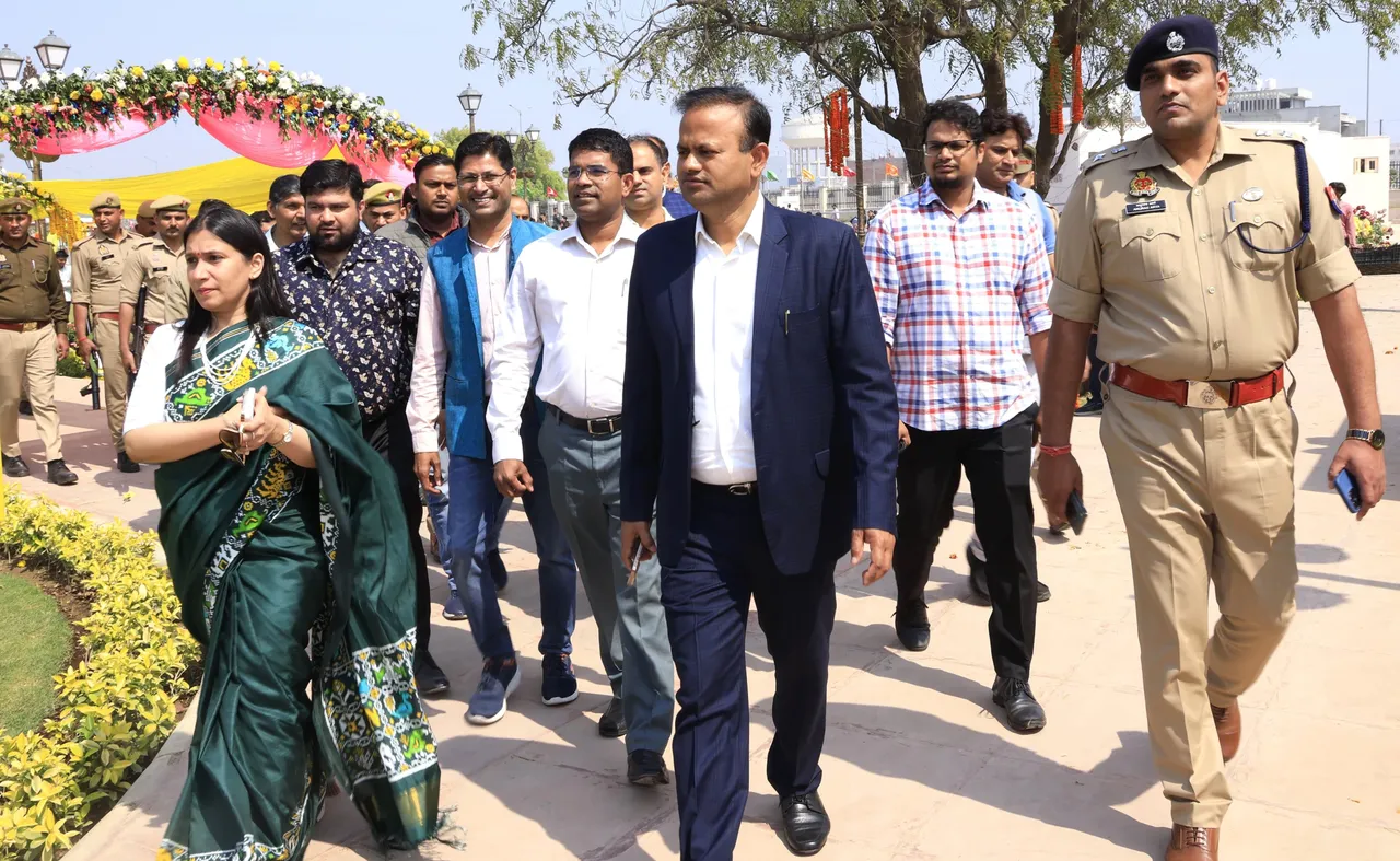 रामायण वाटिका कमिश्नर